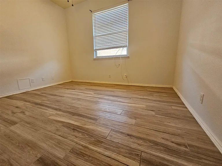8506 Hillrock Dr — Photo 24