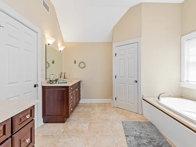 61 Wooleys Dr — Photo 18