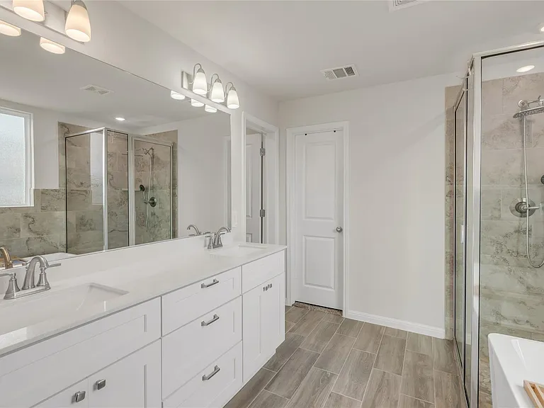 223 Balsam St — Photo 15