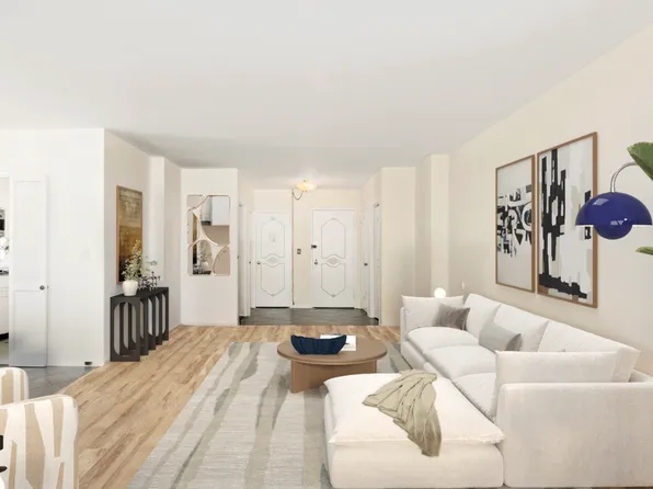 20 East 9th Street image 3 of 29