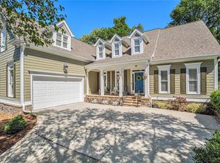 3710 Lakeview Dr, Tucker, GA 30084