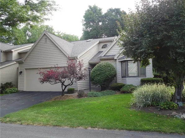 2 Crystal Hl, Fairport, NY 14450