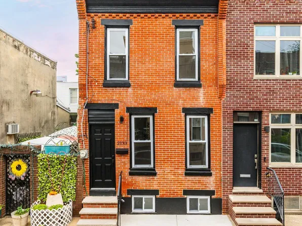 2133 Latona St, Philadelphia, PA 19146