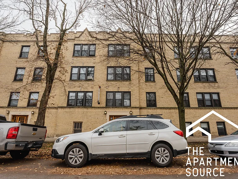 1831 W Winona St #2 — Photo 13