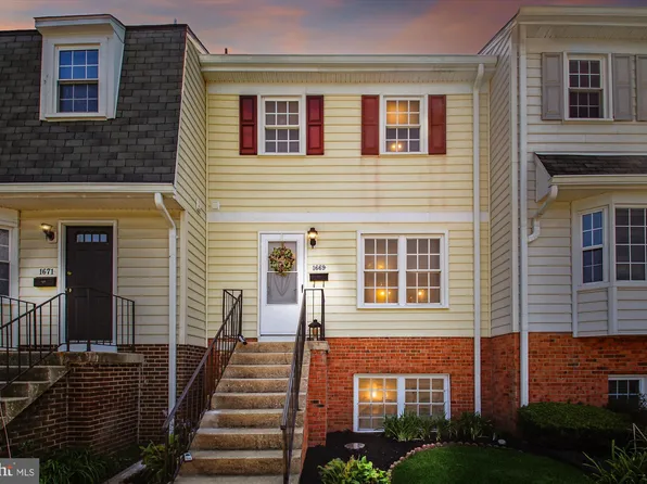 1669 Ridgely Ct, Crofton, MD 21114
