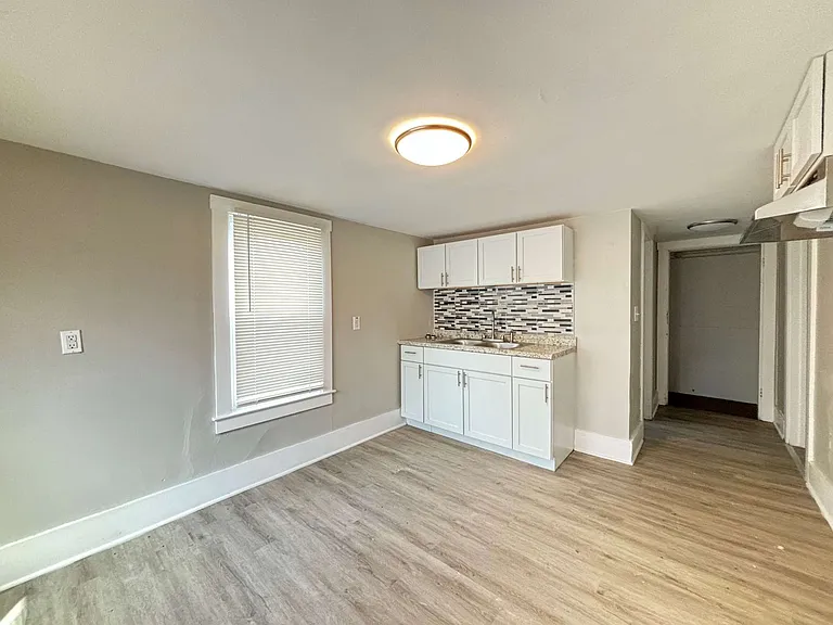 30-32 Lagonda Ave — Photo 38