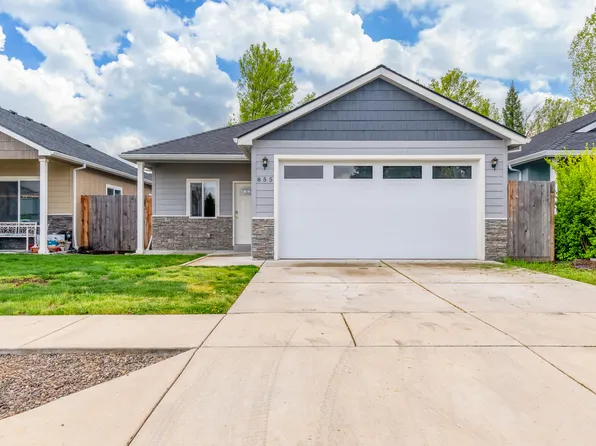 855 Tannin Dr, Medford, OR 97501