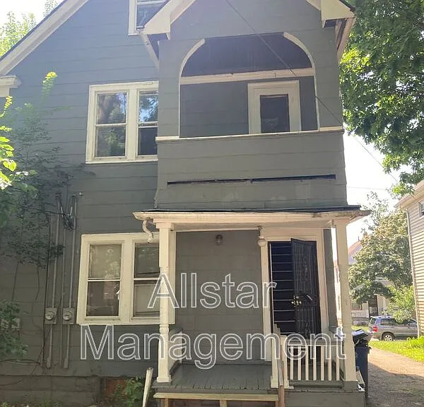 2785 E 117th St #DOWN — Photo 2