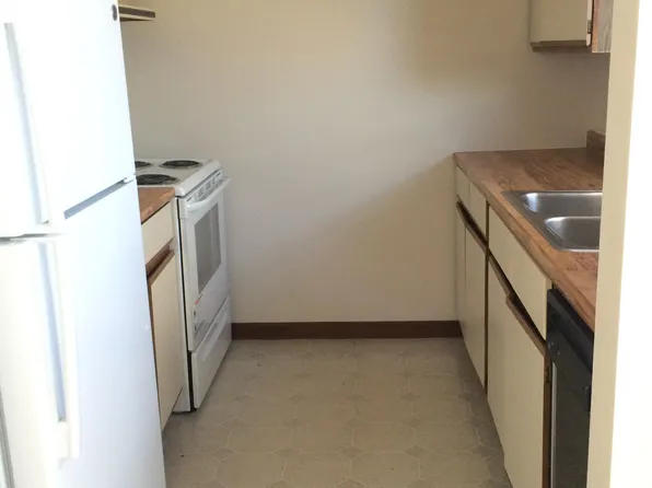 Cumberland Court, 323 Husson Ave APT 22, Bangor, ME 04401