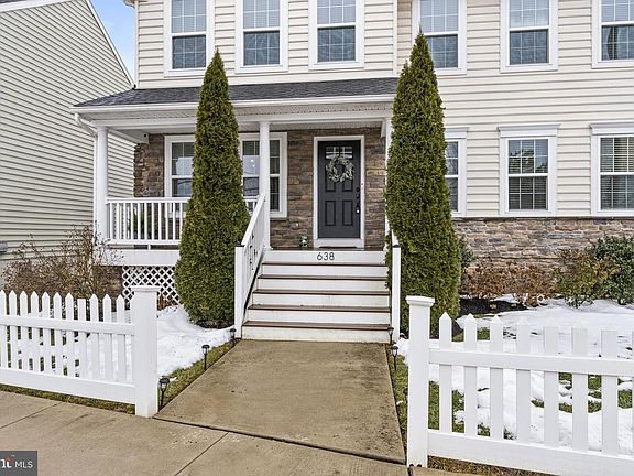 4th image of 638 Bridge St