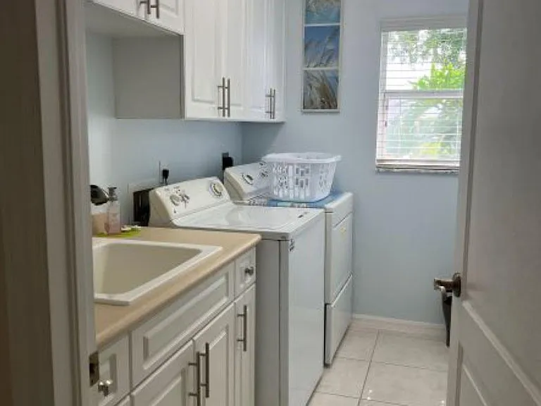 2119 SW 14th Ter — Photo 15