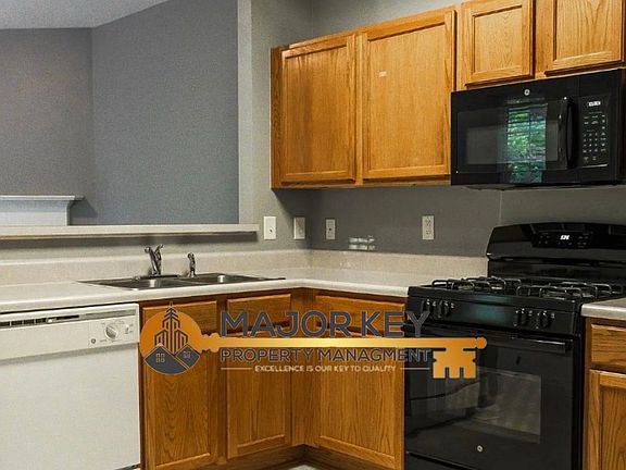 3rd image of 334 Paden Cove Trl