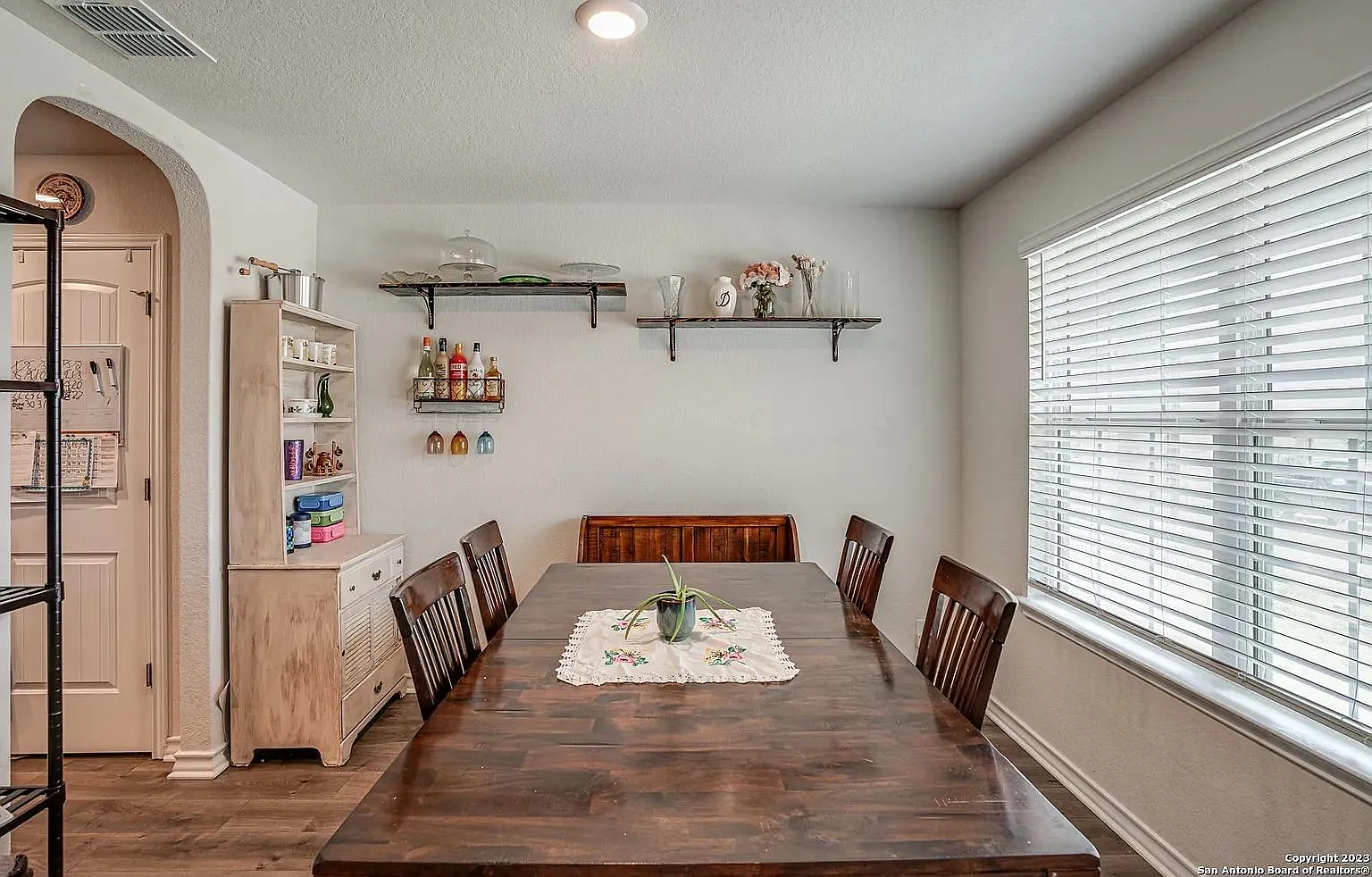 5 bed, 3.5 bath, 2680 sqft, $2,495 — Photo 3