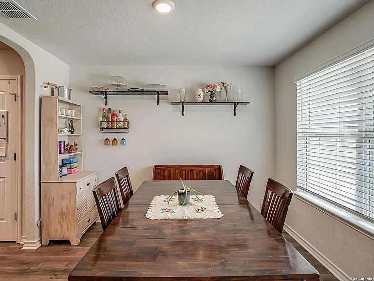 9654 Holly Patch — Photo 3