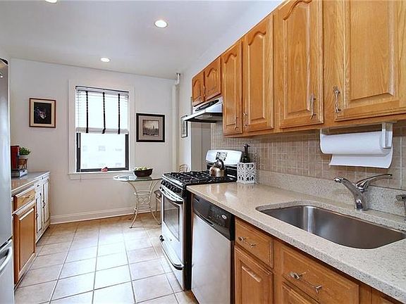 5th image of 68 E Hartsdale Ave APT 6L