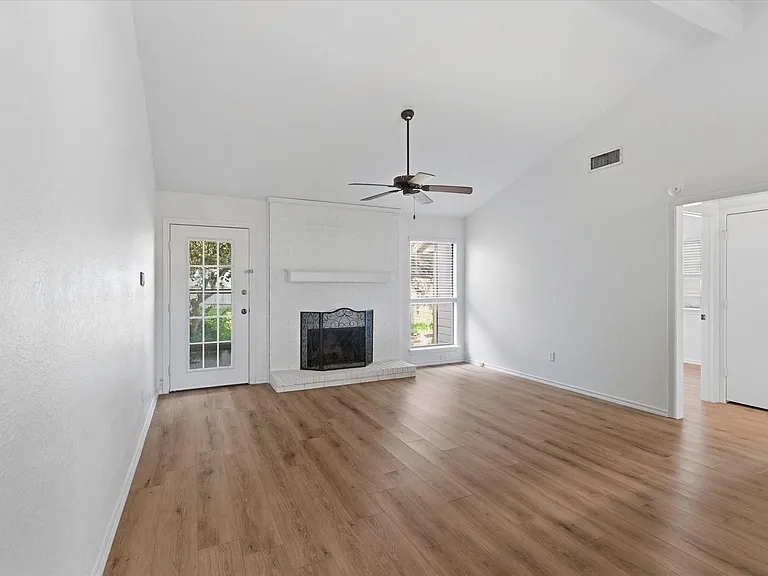 8181 Edge Water Dr — Photo 3