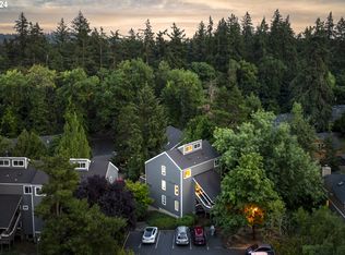 4652 Lower Dr, Lake Oswego, OR 97035