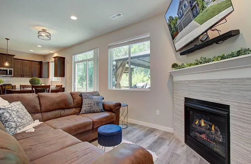 3 bed, 1670 sqft, $2,695 — Photo 2