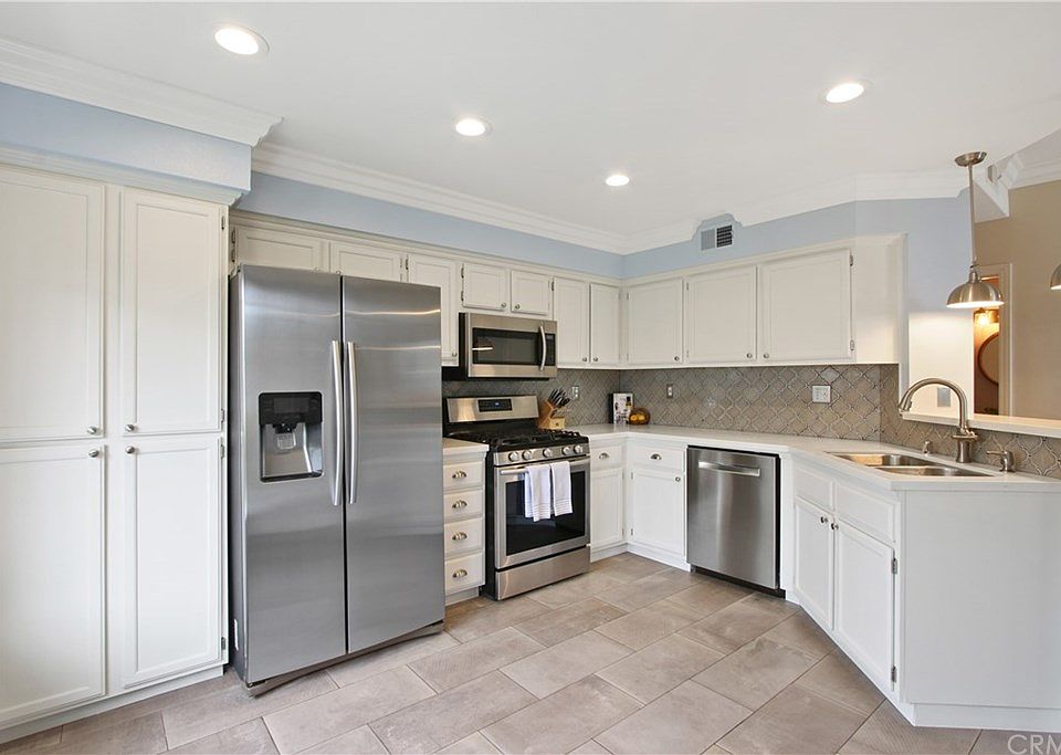 1st image of 70 Carlsbad Ln