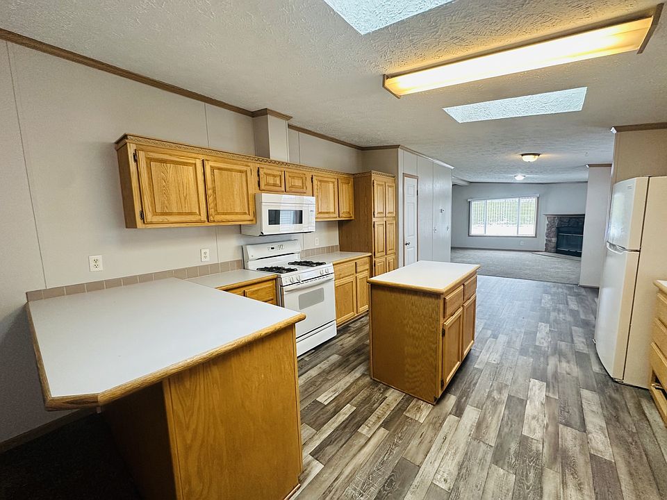 1st image of 9284 Fairview Dr #459