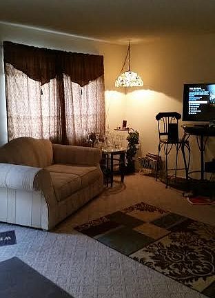 3rd image of 500 N Bushnell Ave APT 3