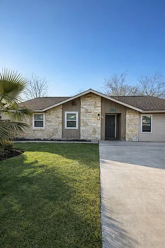 6902 Colony Park Dr Photo 1
