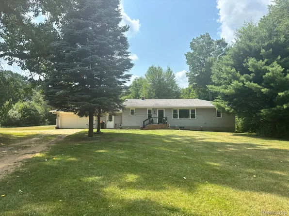 2100 Froede Rd, Caro, MI 48723