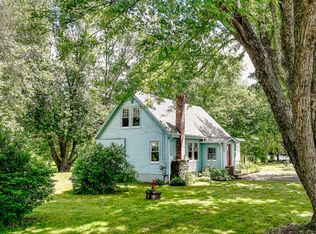 886 Manchester Rd, Belgrade, ME 04917