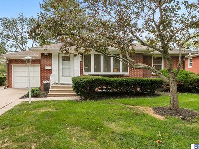 2332 Colonial Dr, Lincoln, NE, 68502
