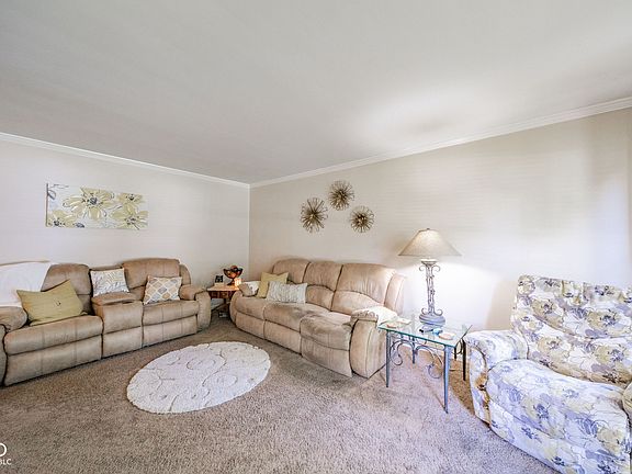 3rd image of 601 Woodmere Dr