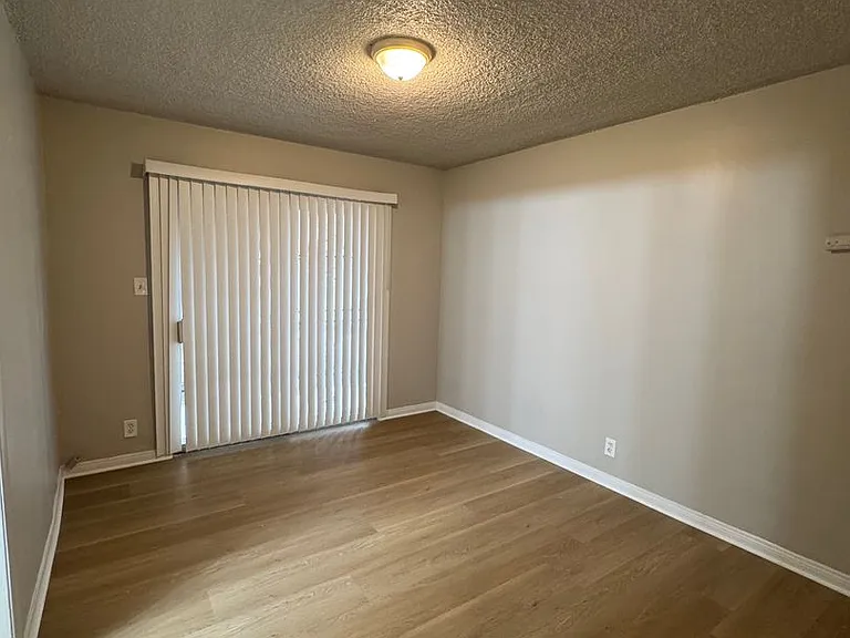 11421 S Normandie Ave — Photo 12
