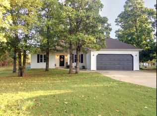 1857 Hickory Hills Dr, Joplin, MO 64801