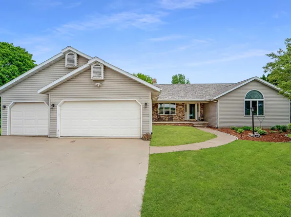 377 Nye St, Hortonville, WI 54944