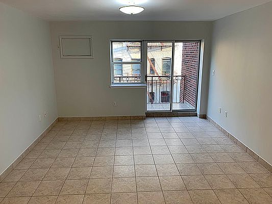 1st image of 3035 31st St APT 4