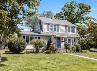 43 Chestnut St, Trumbull, CT 06611