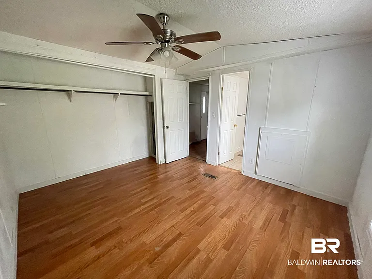 426 Robin Cir — Photo 8