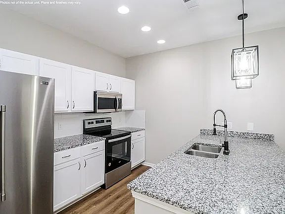 2nd image of 707 Ironwood Ln #707