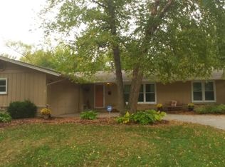 636 Crescent Dr, Downers Grove, IL 60516