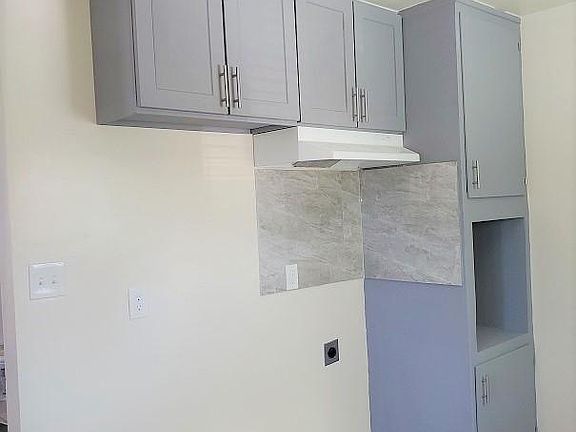 2nd image of 239 E Buckthorn St APT 5