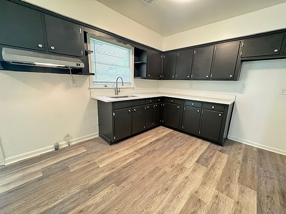 4th image of 2241 Japonica Dr