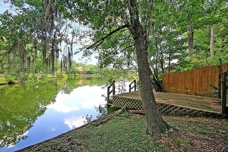 1st image of 302 Lakeview Dr