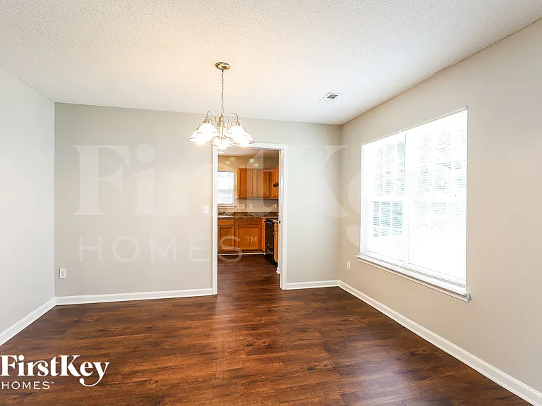 906 Grassy Patch Ln — Photo 5