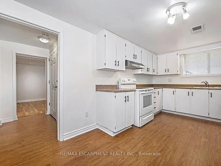 51 Mangrove Rd #LOWER LEVEL — Photo 7
