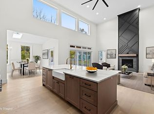 7 Lewis Ct, Hingham, MA 02043