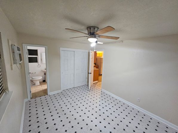 1049 Jefferson Blvd APT 3