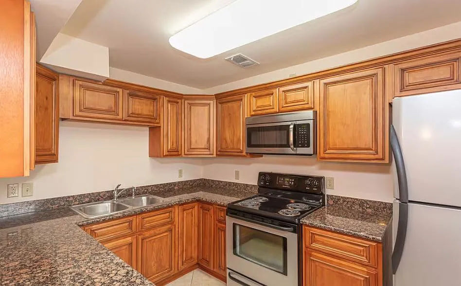 Regency at Metairie — Photo 3