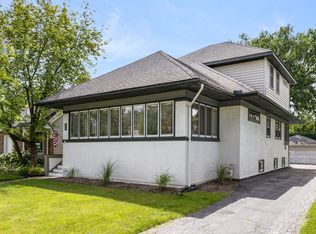 120 N Avon Rd, Elmhurst, IL 60126