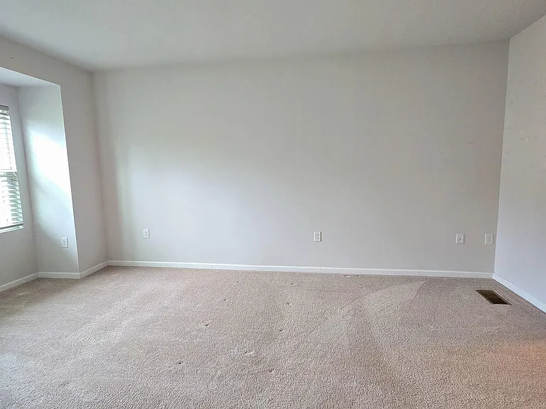 6137 Beale Loop — Photo 21