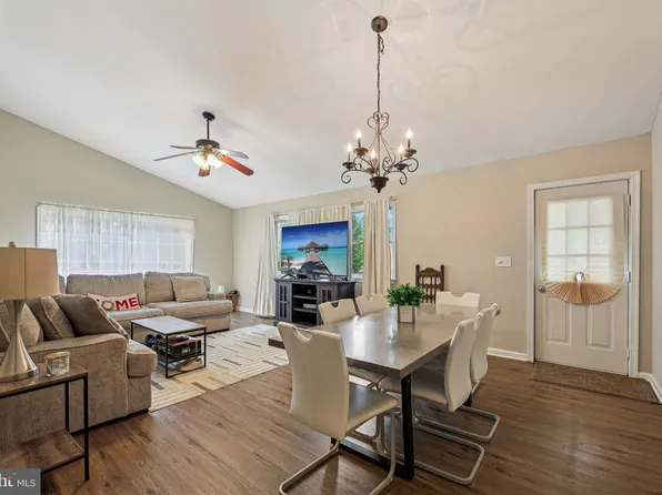 41 Sycamore Ln, Hanover, PA 17331