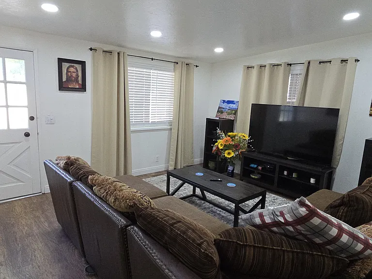 800 E Aspen East Dr #4 — Photo 2